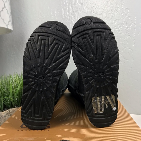 Ugg Black Tall Bailey Triple Button - Picture 7 of 7